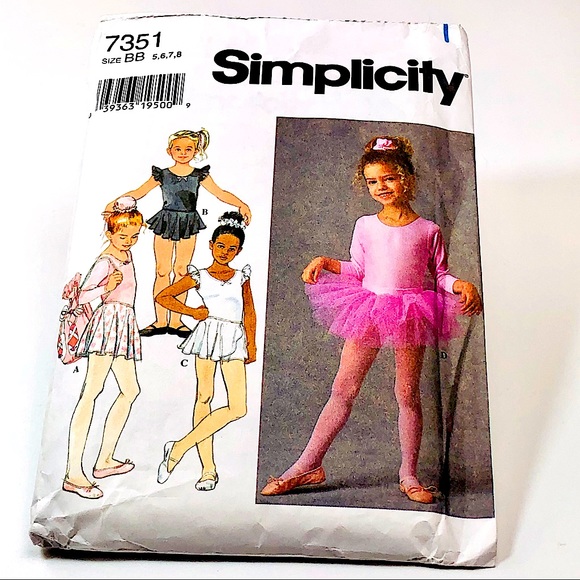 New uncut Simplicity & McCall’s sewing patterns - Picture 2 of 8